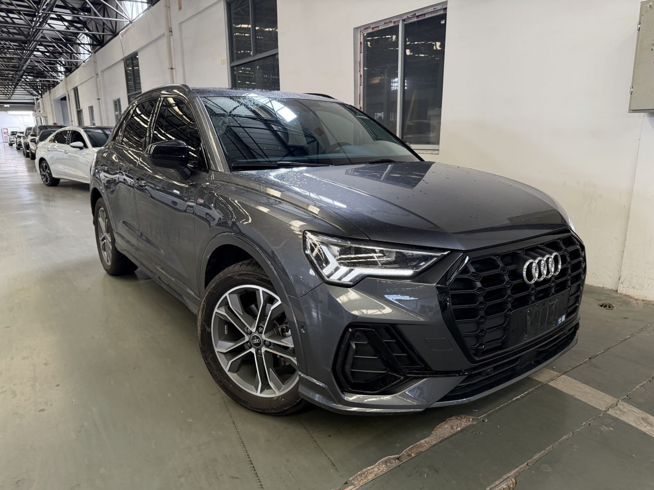 Audi Q3 из Китая: какие версии привозят и какая из них выгоднее